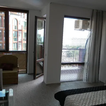 Chateau Del Marina Plus * 네세부르