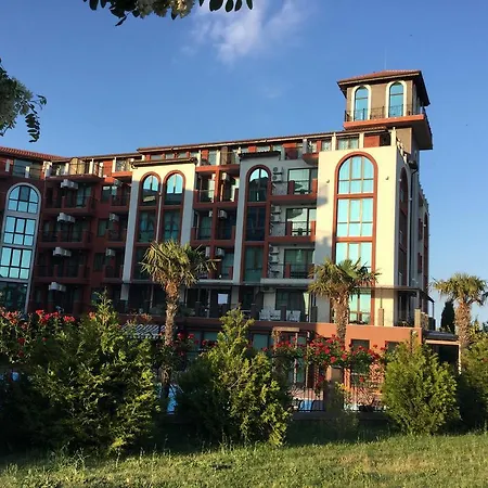 Chateau Del Marina Plus 네세부르